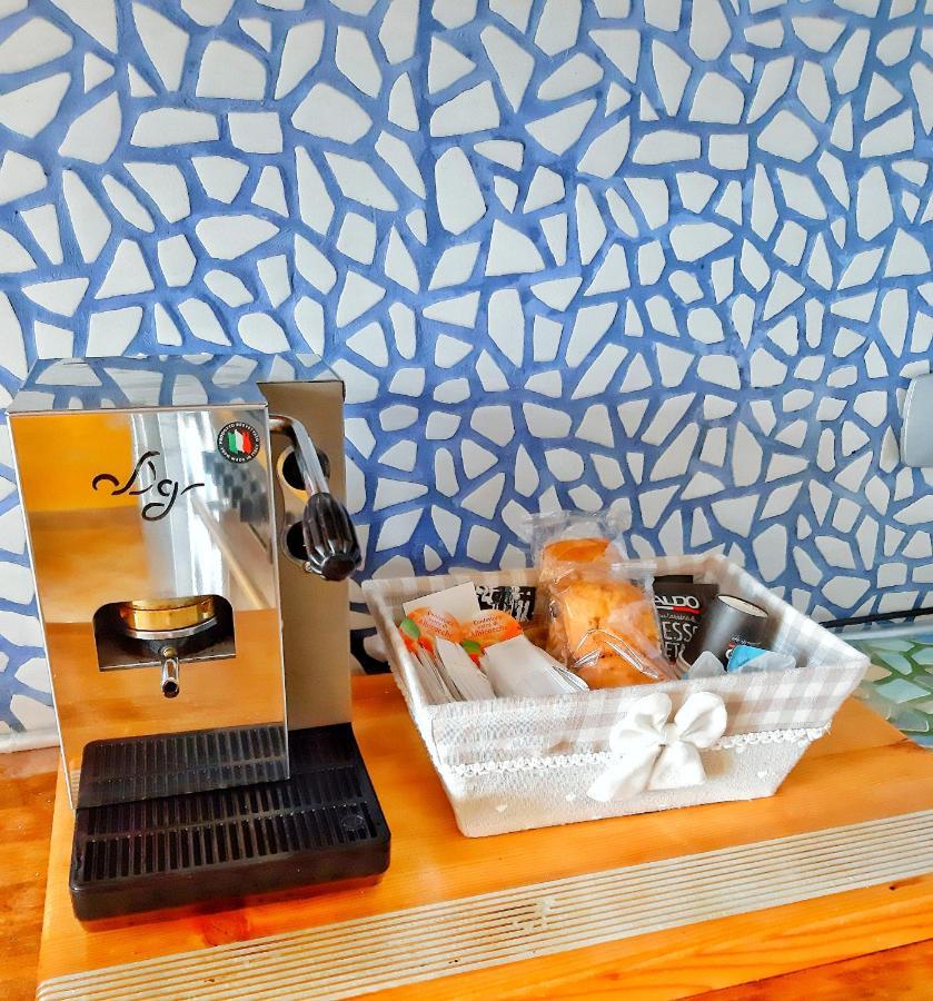 La Casa Azzurra Apartment โปรชิดา ภายนอก รูปภาพ